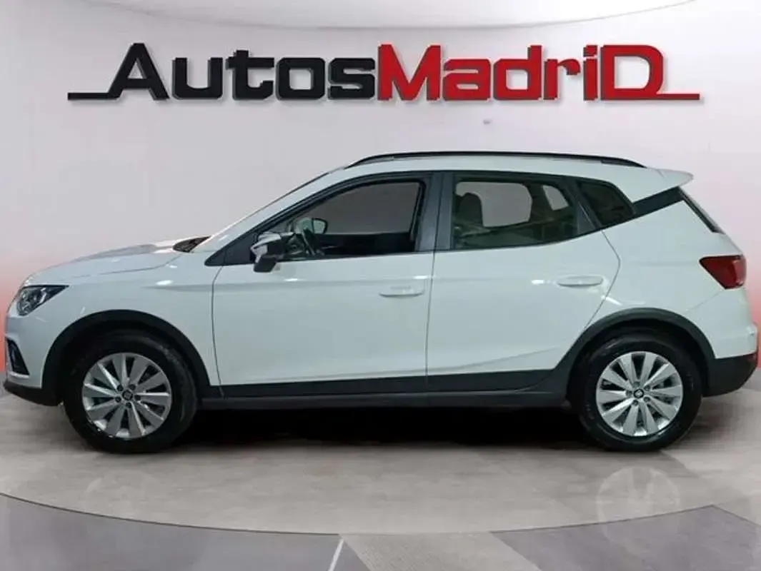 Usado Seat Arona Style 110 CV (80 kW) 2021 Blanco SUV