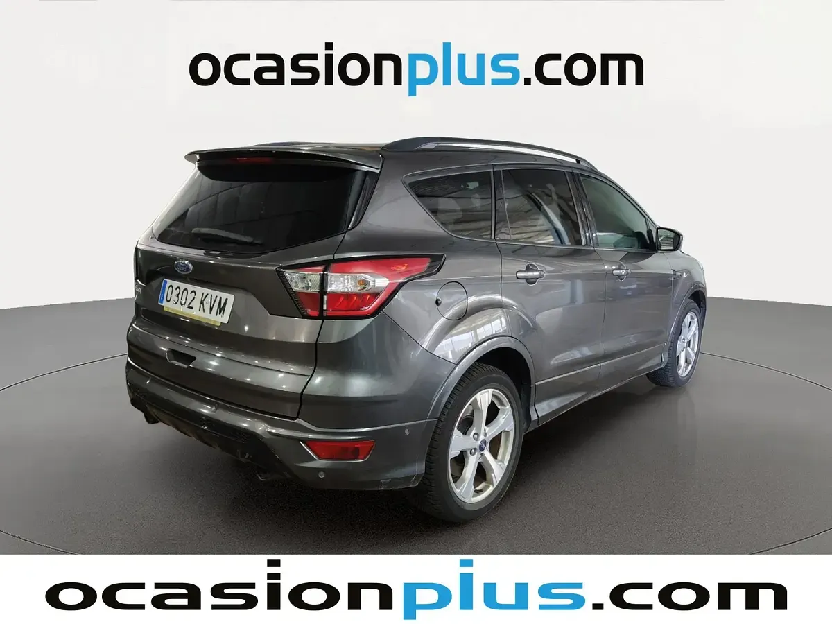 Usado Ford Kuga ST-Line 120 CV (88 kW) 2019 Gris SUV