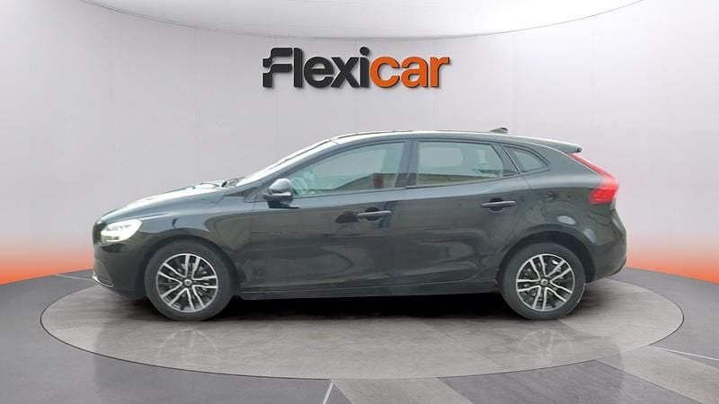 Usado Volvo V40 Momentum 120 CV (88 kW) 2018 Negro Utilitario