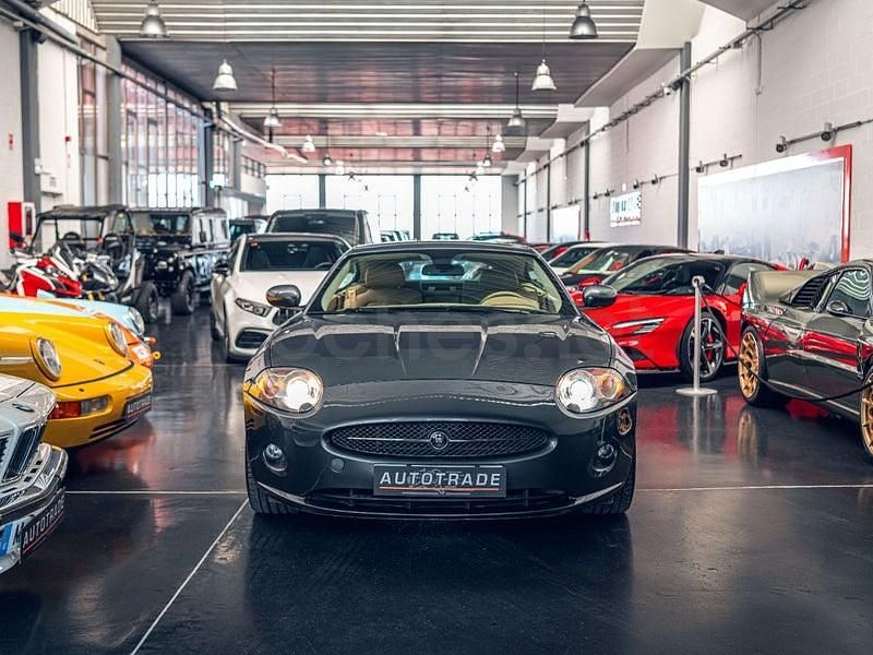 Usado Jaguar XK8 298 HP (219 kW) 2007 Cinzento Coupé