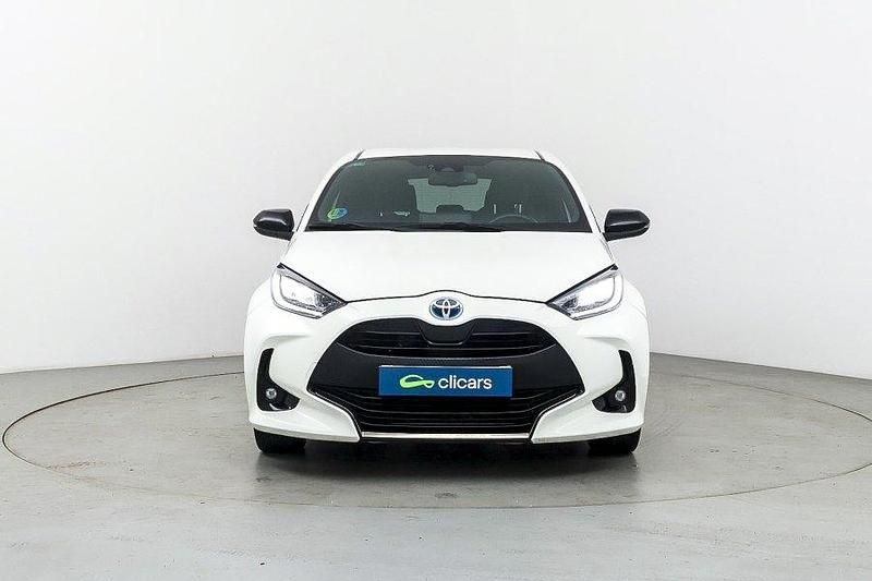 Usado Toyota Yaris Hybrid Style 116 CV (85 kW) 2021 Blanco Berlina
