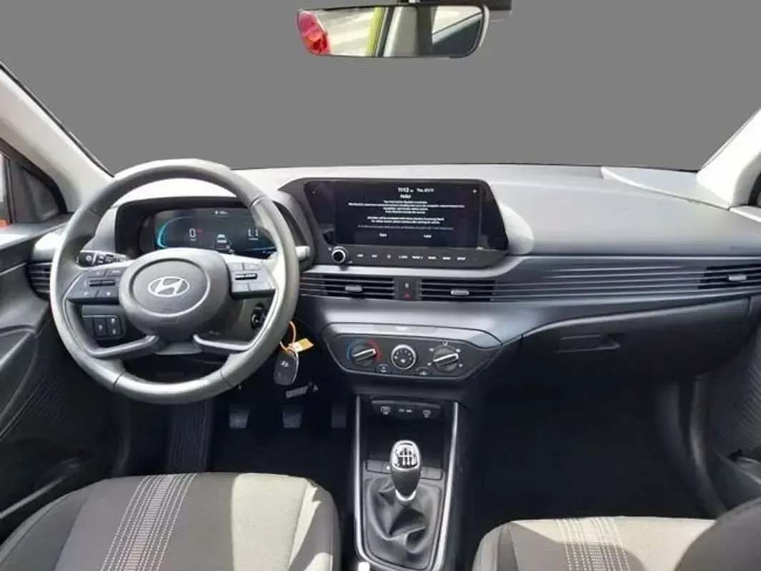 Usado Hyundai i20 101 CV (74 kW) 2024 Verde Utilitario