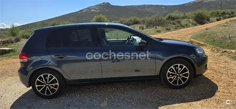 Usado VW Golf VII Advance 105 CV (77 kW) 2012 Azul Berlina