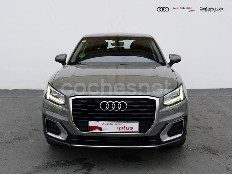 Usado Audi Q2 Design 116 CV (85 kW) 2020 Gris / plata SUV