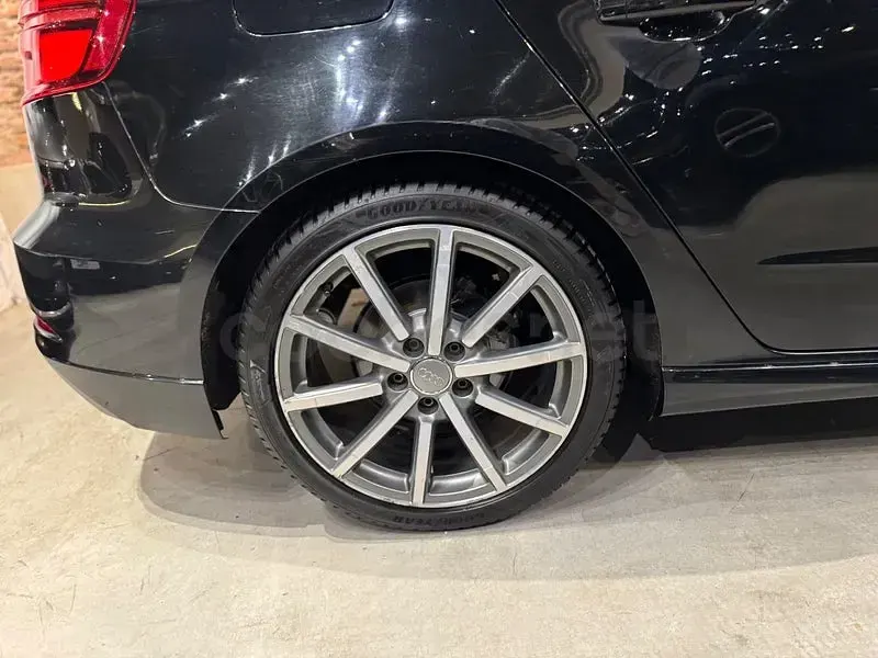 Usado Audi A3 S-Line 116 CV (85 kW) 2017 Negro Berlina