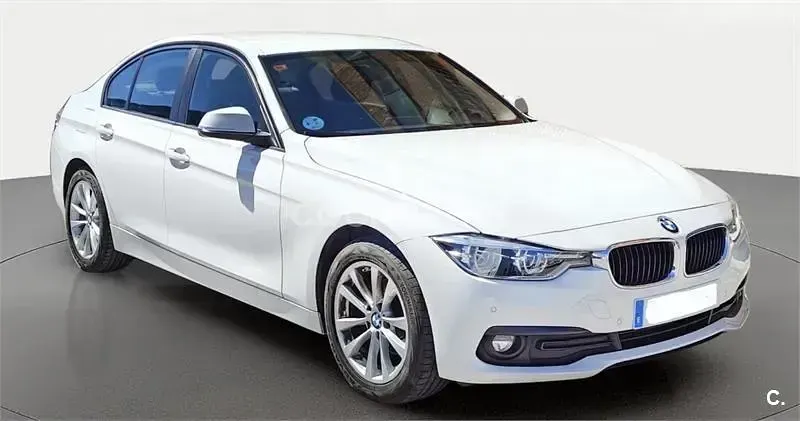 Usado BMW 318 150 CV (110 kW) 2019 Blanco Familiar