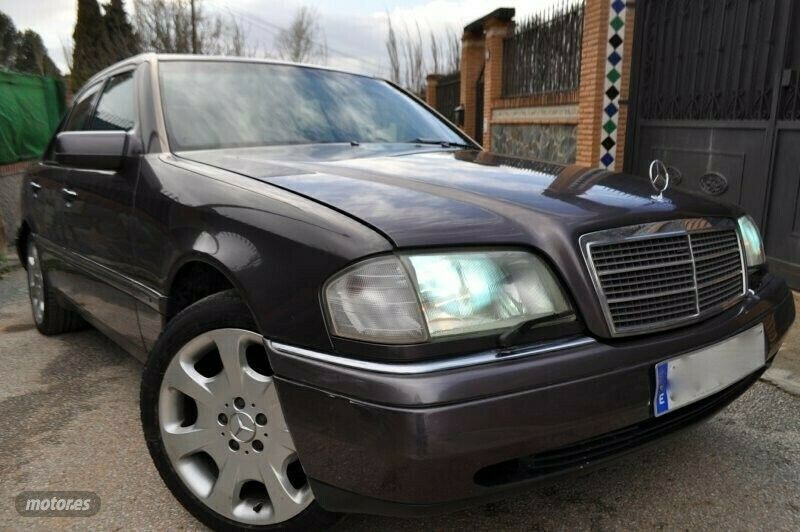 Usado Mercedes C250 Elegance 113 CV (83 kW) 1993 Gris Berlina
