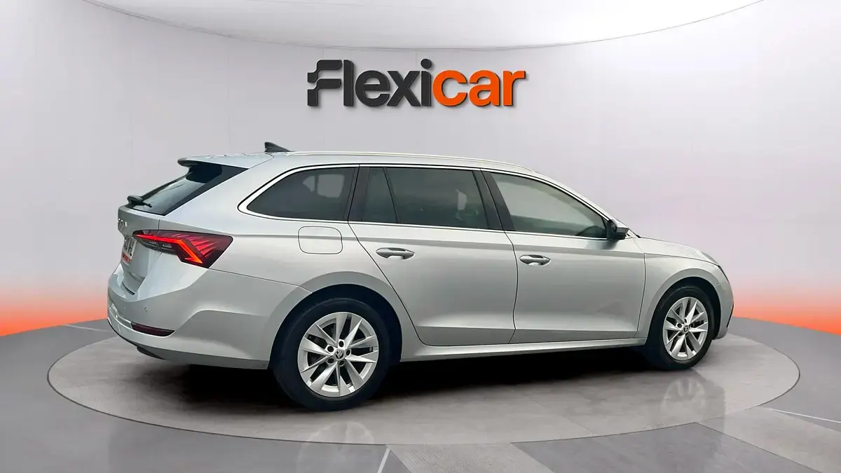 Begagnad Skoda Octavia Ambition 150 HK (110 kW) 2022 Grå Halvkombi