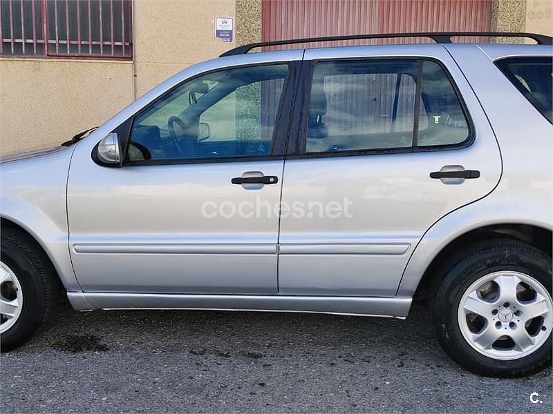 Usado Mercedes ML270 163 CV (119 kW) 2003 Gris / plata SUV