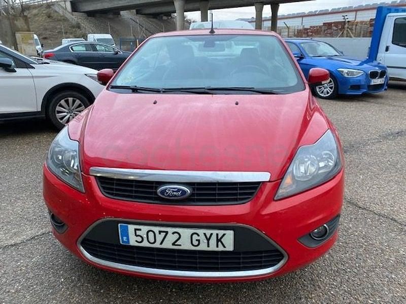 Usado Ford Focus Cabriolet Titanium 136 CV (100 kW) 2010 Rojo Descapotable
