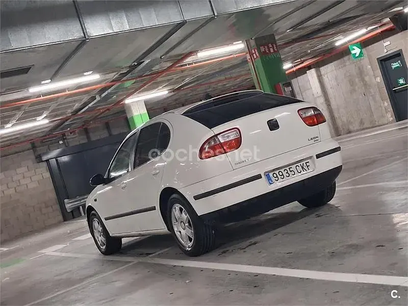 Brugt Seat Leon Sport 125 HK (91 kW) 2003 Hvid Hatchback