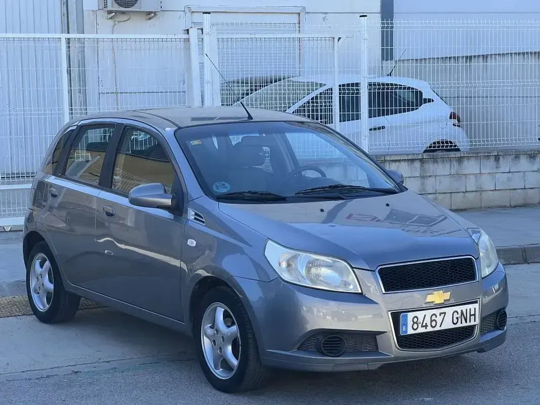 Usado Chevrolet Aveo LS 84 CV (61 kW) 2009 Gris Utilitario