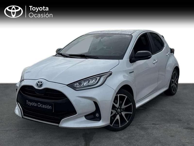 Blanco Usado 2022 Toyota Yaris Hybrid Style Utilitario | 18.490 € (Un poco caro) - Imagen 1/4