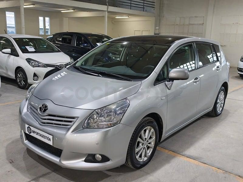 Usado Toyota Verso Live 132 CV (97 kW) 2011 Gris / plata Monovolumen