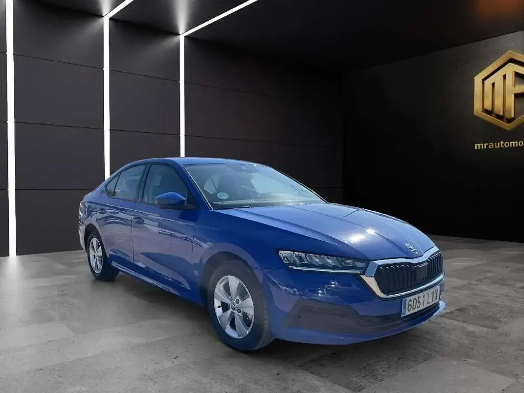 Usado Skoda Octavia Active 116 CV (85 kW) 2022 Azul Berlina