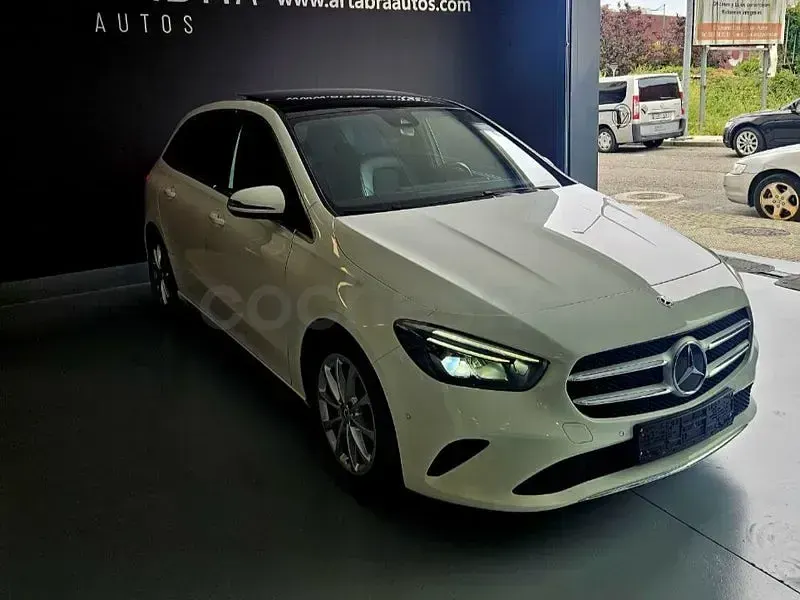 Usado Mercedes B200 136 CV (100 kW) 2019 Blanco Utilitario