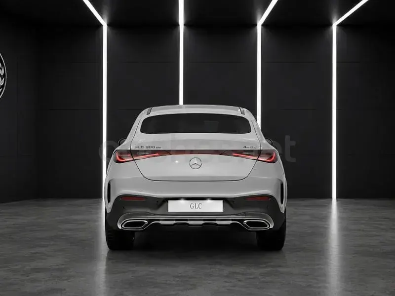 Nuevo Mercedes GLC300de 333 CV (244 kW) 2026 Gris / plata Coupe