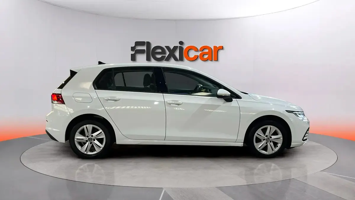 Usado VW Golf VIII Life 116 CV (85 kW) 2022 Blanco Berlina