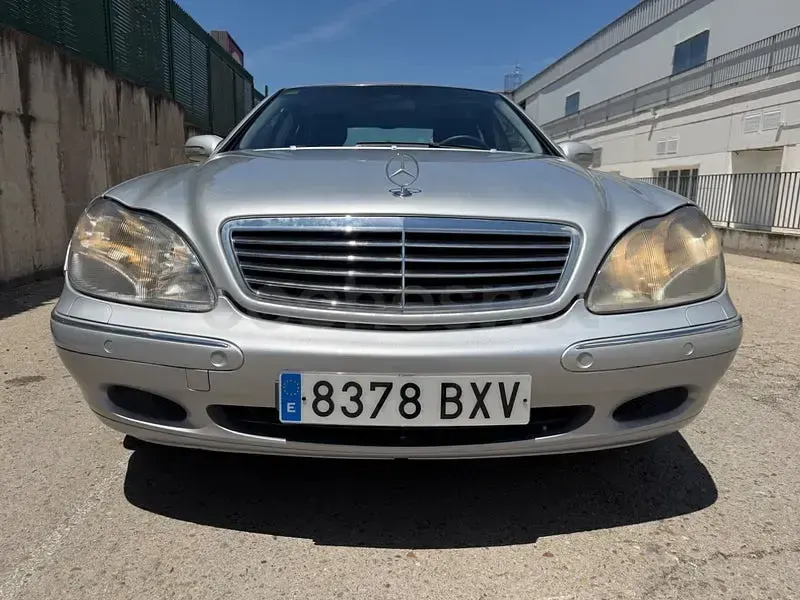 Usado Mercedes S320 197 CV (144 kW) 2002 Gris / plata Berlina