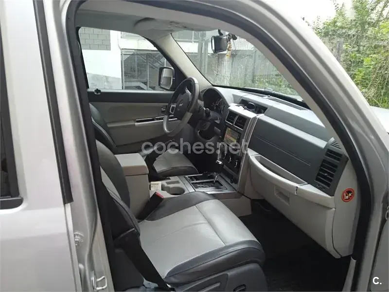 Usado Jeep Cherokee Limited 177 CV (130 kW) 2009 Gris / plata SUV