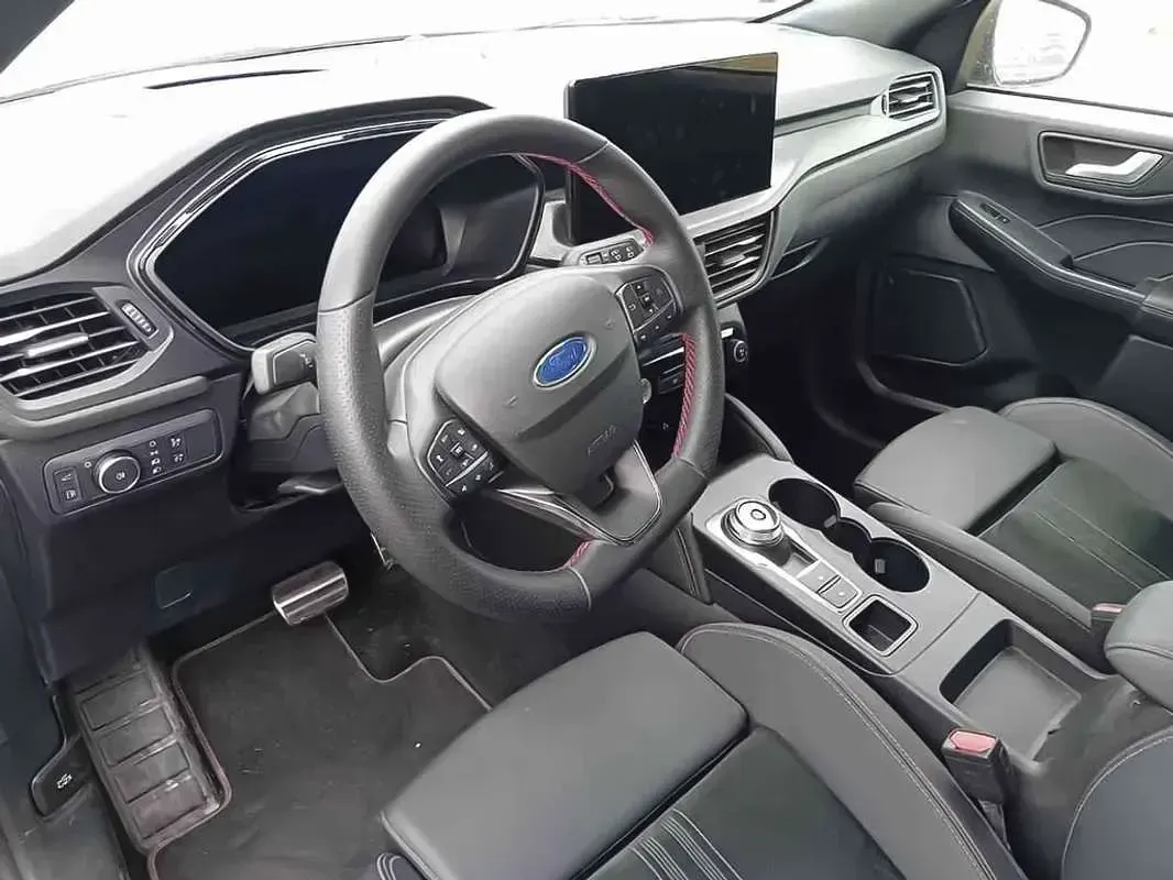 Usado Ford Kuga ST-Line X 243 CV (178 kW) 2025 Azul SUV