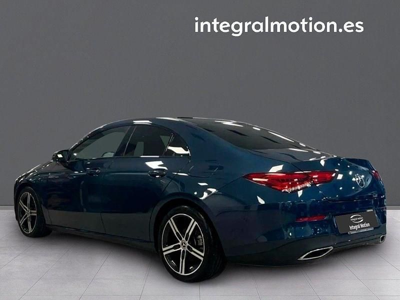 Usado Mercedes CLA180 136 CV (100 kW) 2023 Azul Berlina