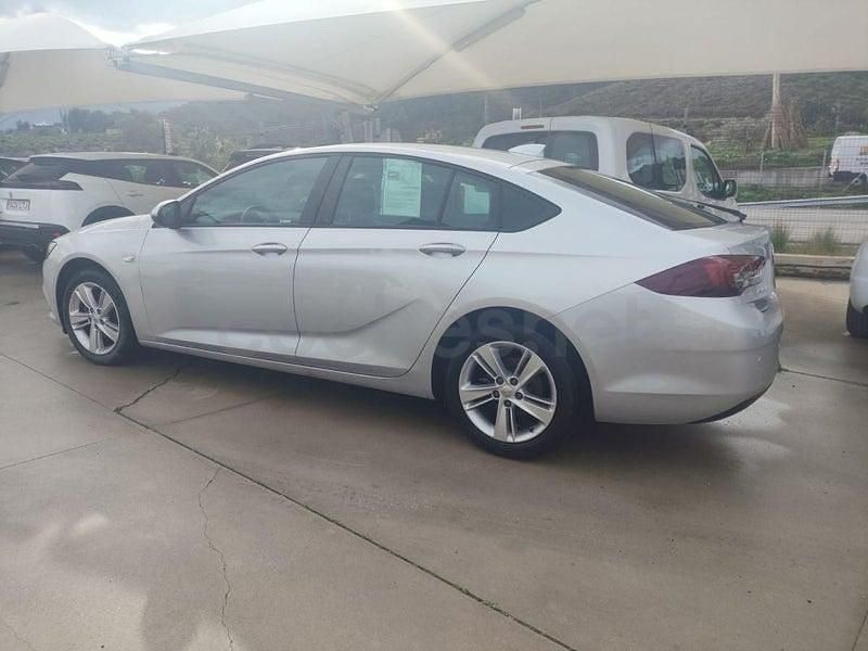 Usado Opel Insignia Business 136 CV (100 kW) 2017 Gris / plata Berlina