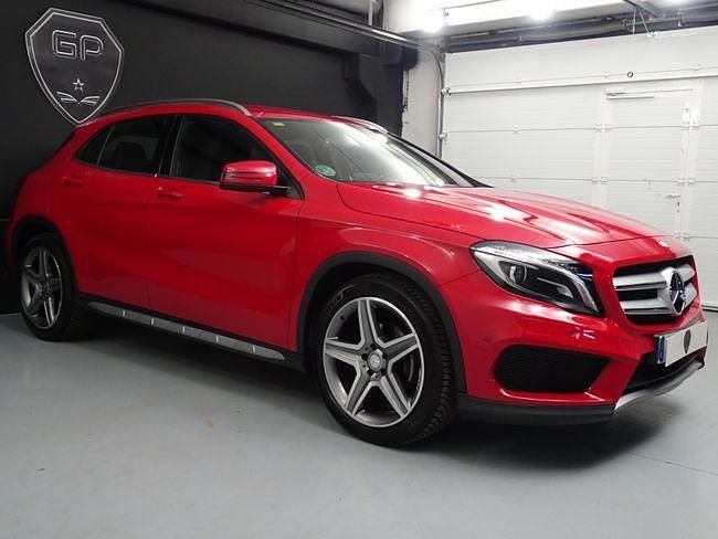 Usado Mercedes GLA200 AMG line 136 CV (100 kW) 2016 Rojo SUV