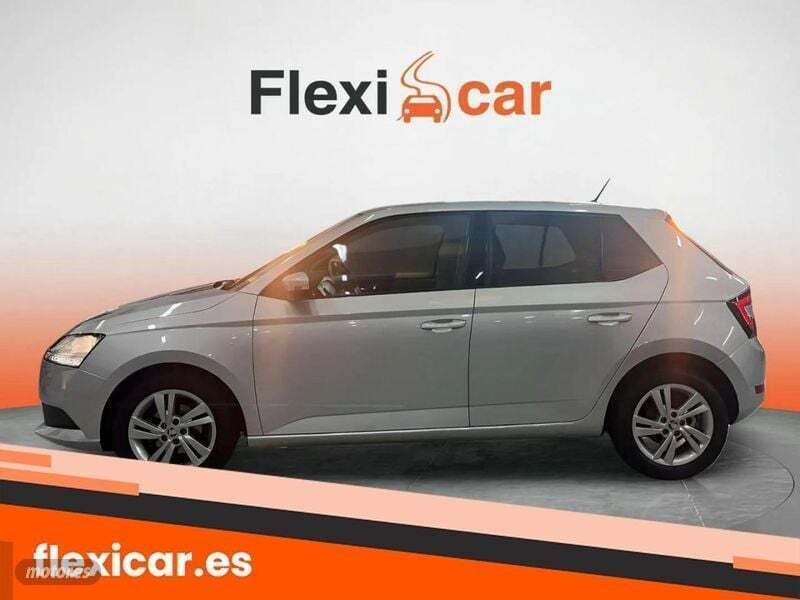 Usado Skoda Fabia Ambition 80 CV (58 kW) 2021 Gris Utilitario