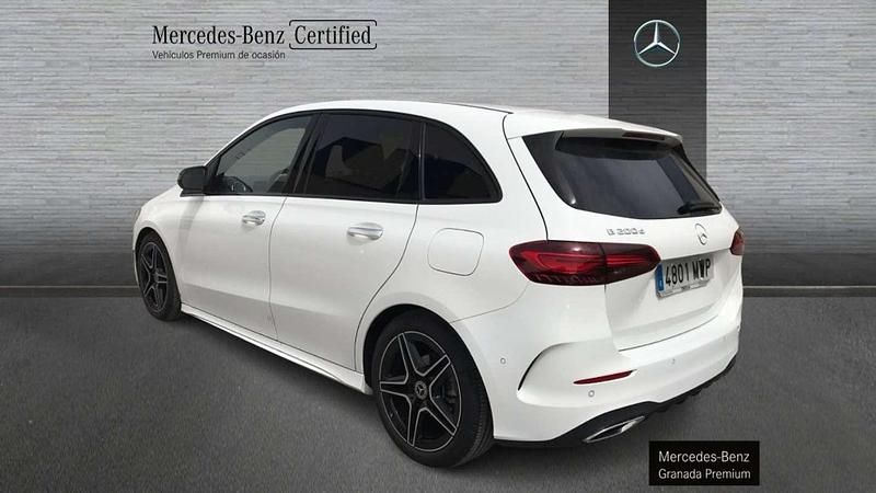 Usado Mercedes B200 150 CV (110 kW) 2024 Blanco Utilitario