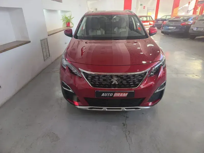 Usado Peugeot 3008 Allure 130 CV (95 kW) 2017 Granate SUV