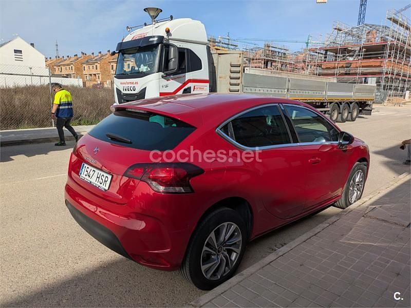 Usado Citroën DS4 92 CV (67 kW) 2013 Rojo Utilitario