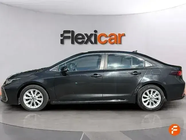 Usado Toyota Corolla Active 125 CV (91 kW) 2023 Negro Berlina