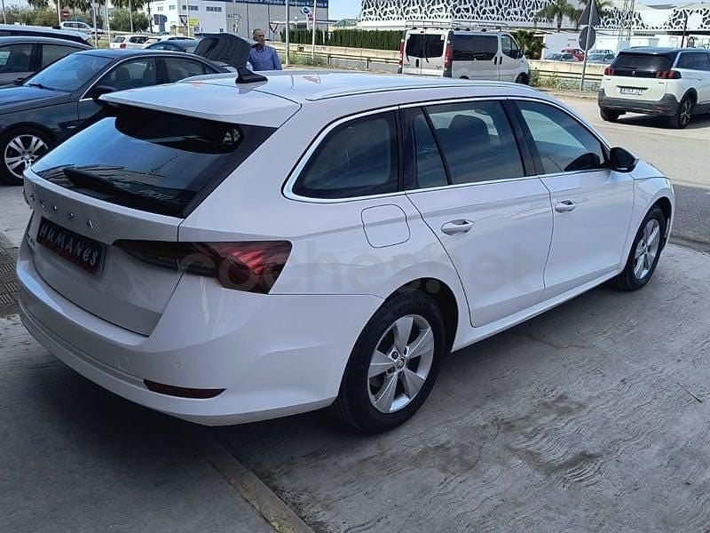 Usado Skoda Octavia Style 150 HP (110 kW) 2020 Branco Carrinha