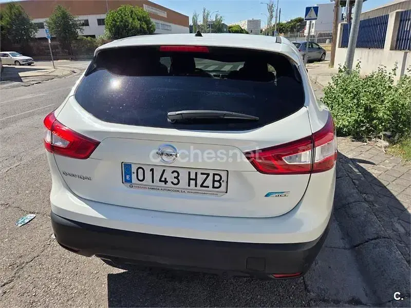 Usado Nissan Qashqai N-TEC 110 CV (80 kW) 2014 Blanco SUV