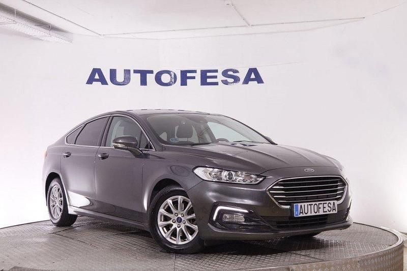 Usado Ford Mondeo Trend 120 CV (88 kW) 2019 Gris Berlina