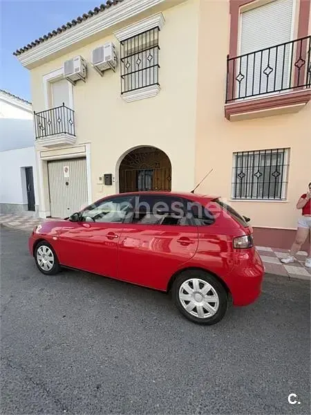 Usado Seat Ibiza Reference 80 CV (58 kW) 2008 Rojo Berlina