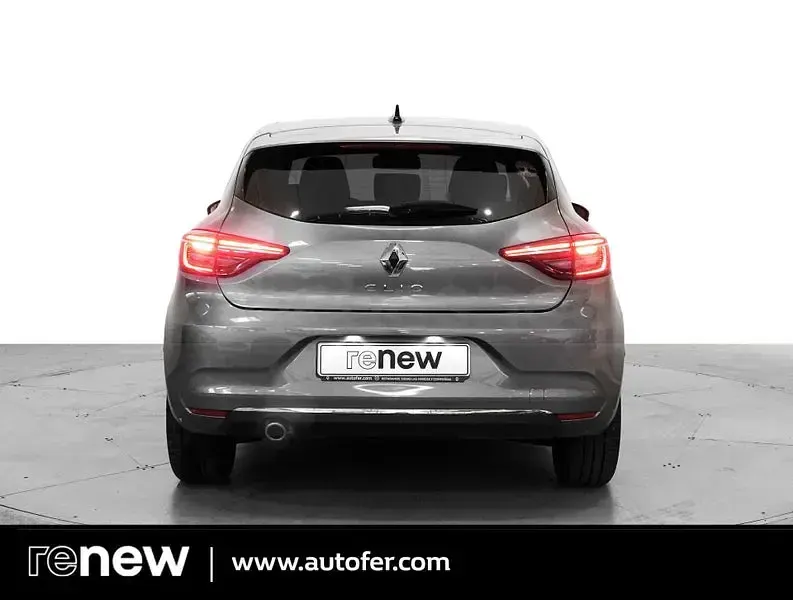 Usado Renault Clio V Techno 100 CV (73 kW) 2023 Gris / plata Berlina