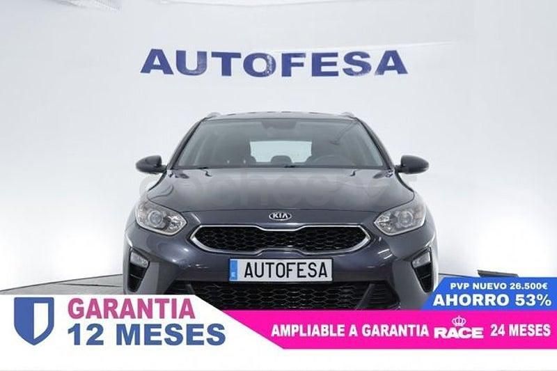 Usado Kia Ceed 120 CV (88 kW) 2019 Gris / plata Utilitario