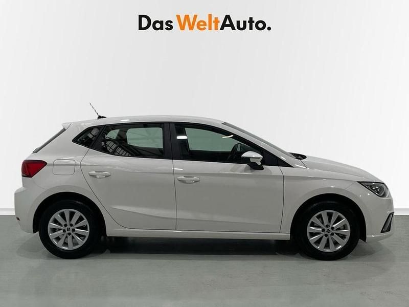 Usado Seat Ibiza Style Plus 110 CV (80 kW) 2022 Blanco Utilitario