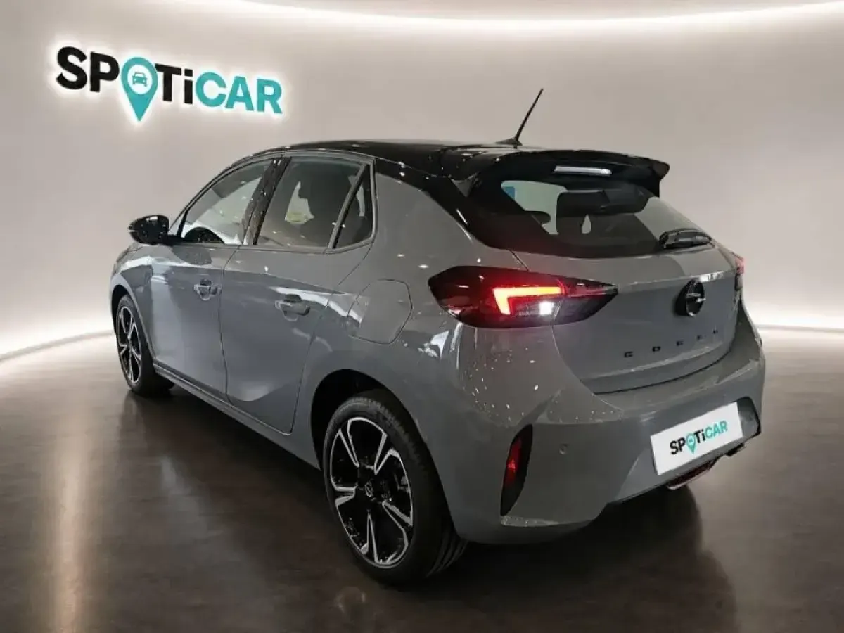 Nuevo Opel Corsa 110 CV (80 kW) 2025 Gris Utilitario