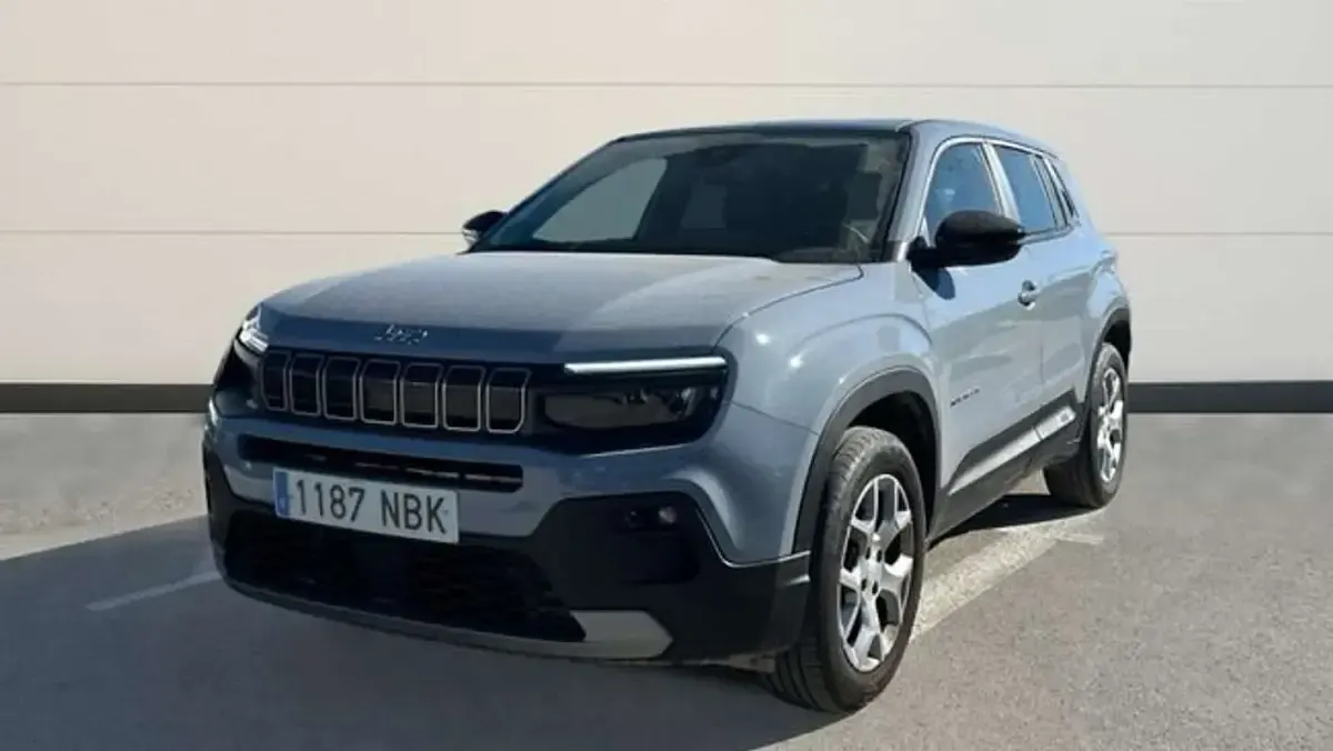 Usado Jeep Avenger Altitude 101 HP (74 kW) 2025 Cinzento SUV