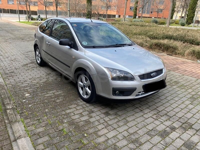 Usado Ford Focus Sport 109 CV (80 kW) 2006 Gris / plata Berlina