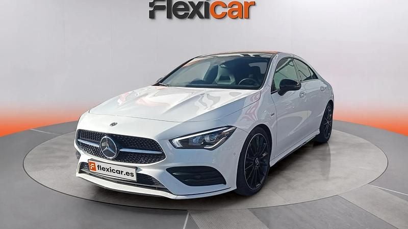 Usado Mercedes CLA200 150 CV (110 kW) 2022 Blanco Coupe