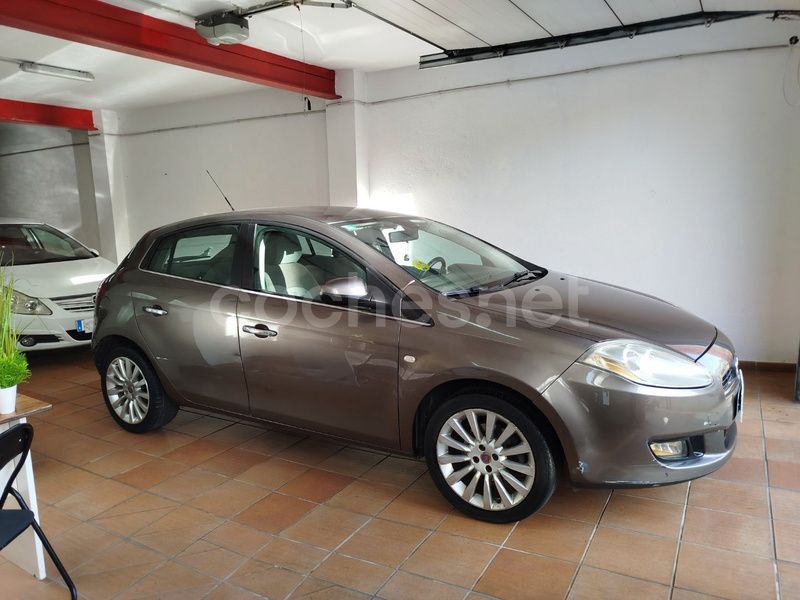 Usado Fiat Bravo Active 105 CV (77 kW) 2008 Marrón Utilitario