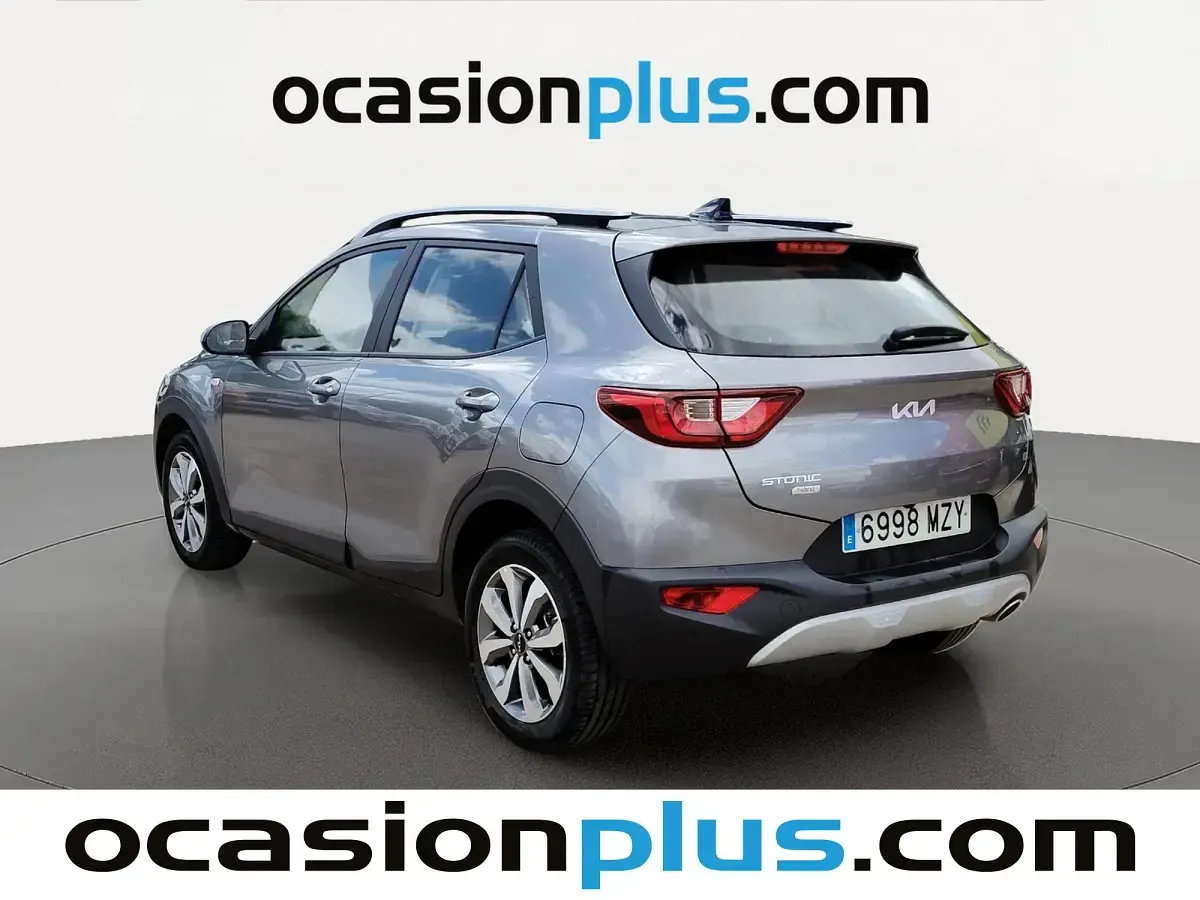 Usado Kia Stonic 101 CV (74 kW) 2025 Gris SUV