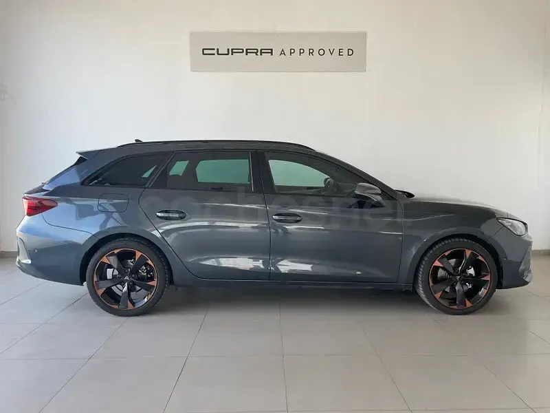 Usado Cupra Leon 150 CV (110 kW) 2025 Gris / plata Familiar