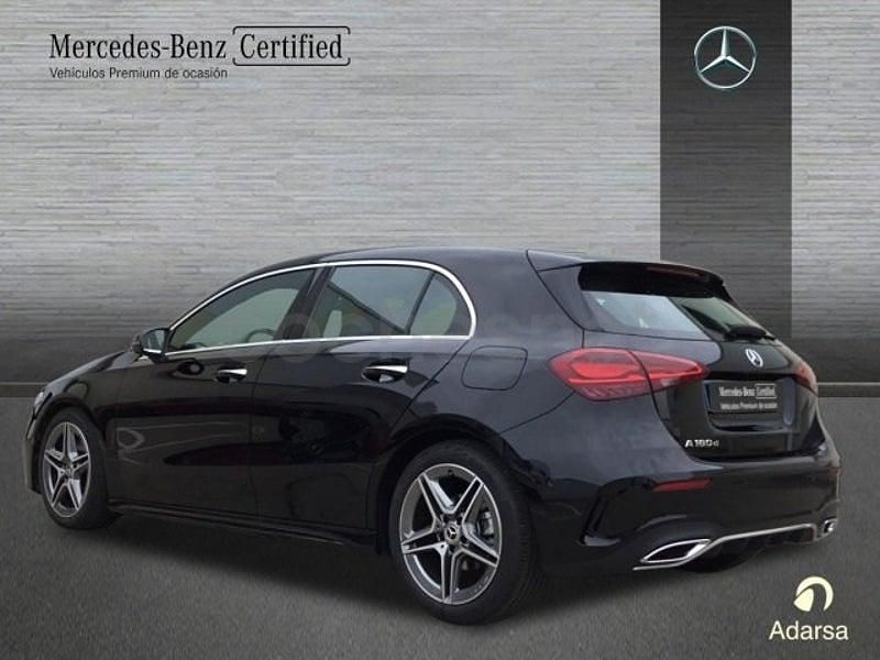 Usado Mercedes A180 AMG line 116 CV (85 kW) 2024 Negro noche Berlina