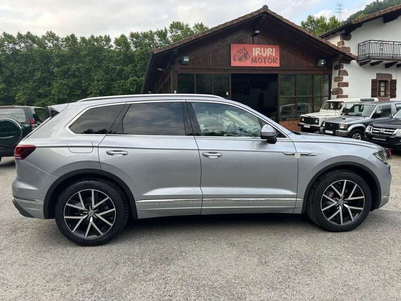 Plateado Usado 2019 VW Touareg Atmosphere SUV | 38.999 € (Precio justo) - Imagen 1/4