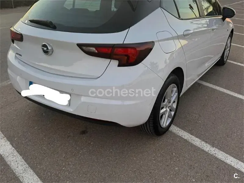 Usado Opel Astra 105 CV (77 kW) 2020 Blanco Berlina